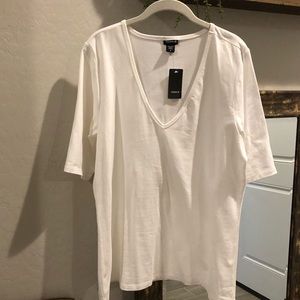 basic white tee